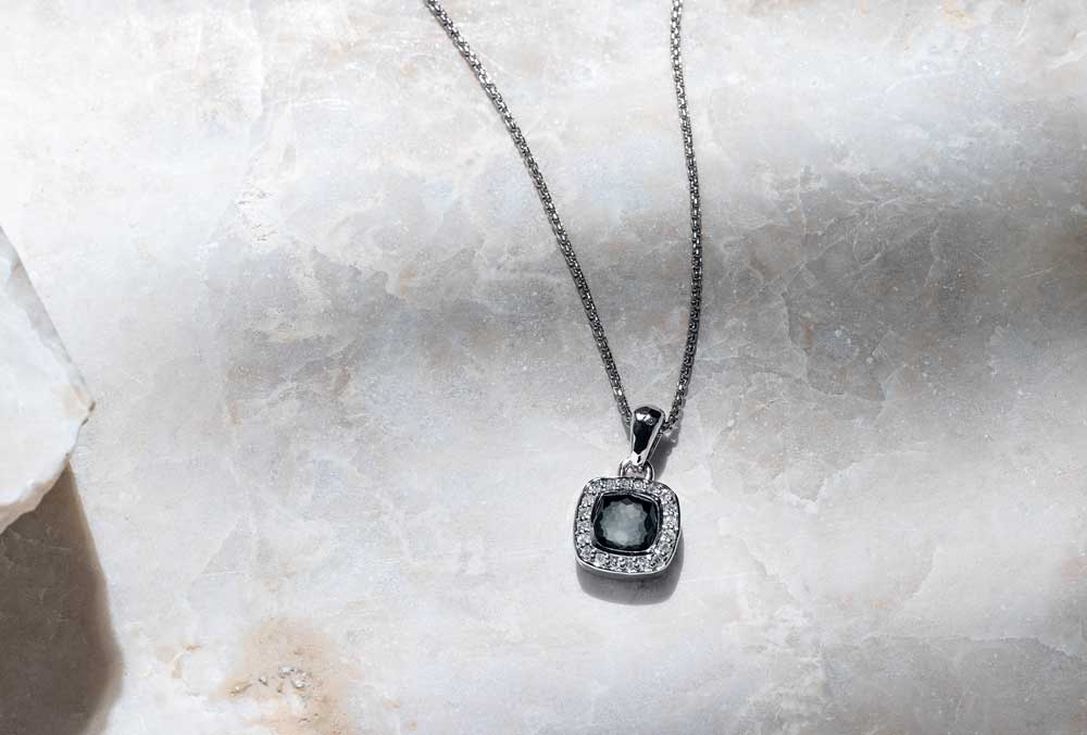 Laguna Solana Necklace Cushion on Stone