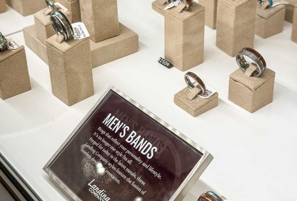 Landing Company John's Pass Men's Bands Experience In Store