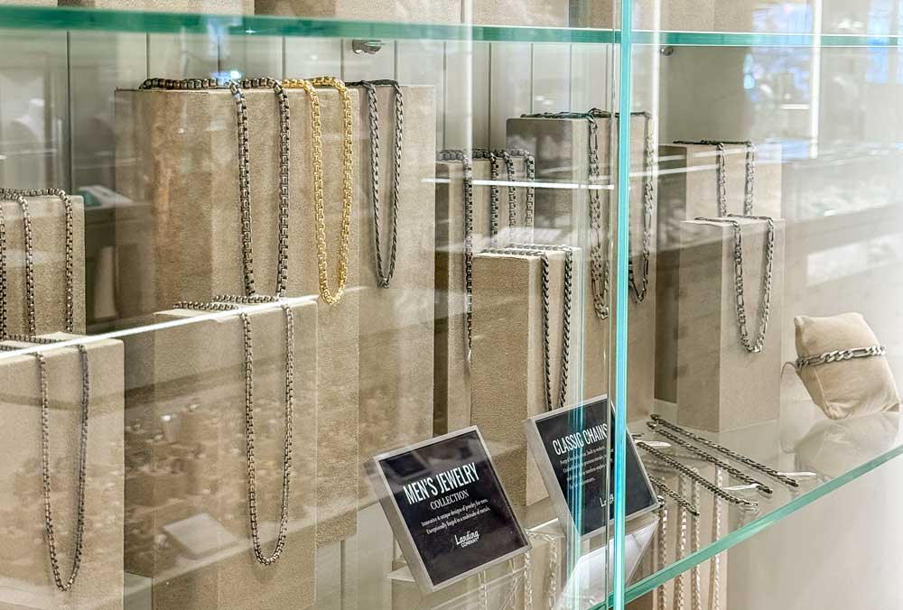 Landing Company John's Pass Village Men's Chains Experience