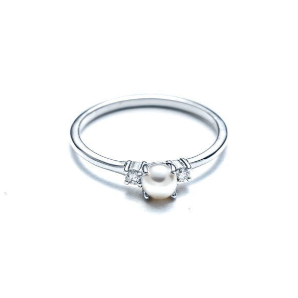Mini Pearl & Diamond Ring