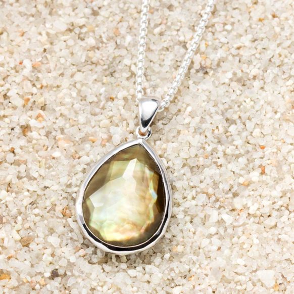 Sand Dune Teardrop Necklace Flavor