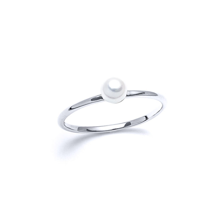 Classic Mini Pearl Ring