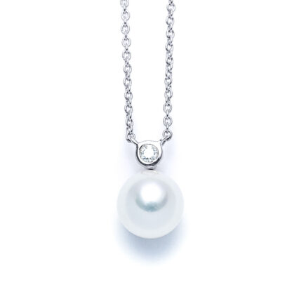 Classic Pearl & Diamond Necklace