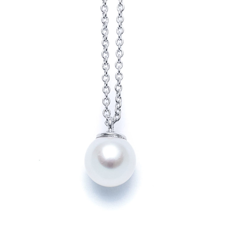 Classic Pearl Necklace