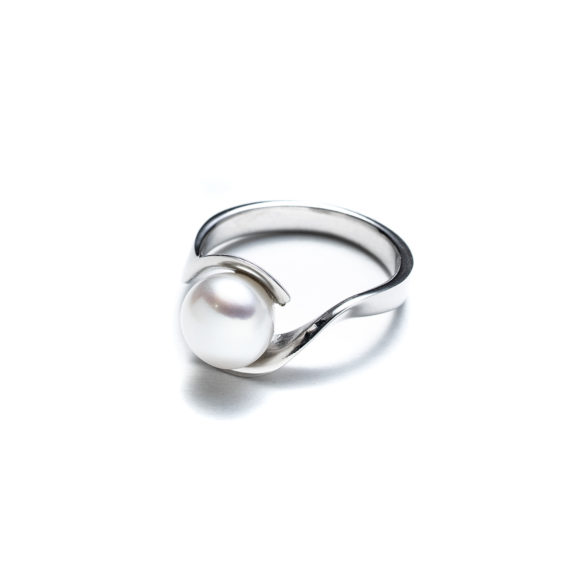 Brushed Pearl Ring Side